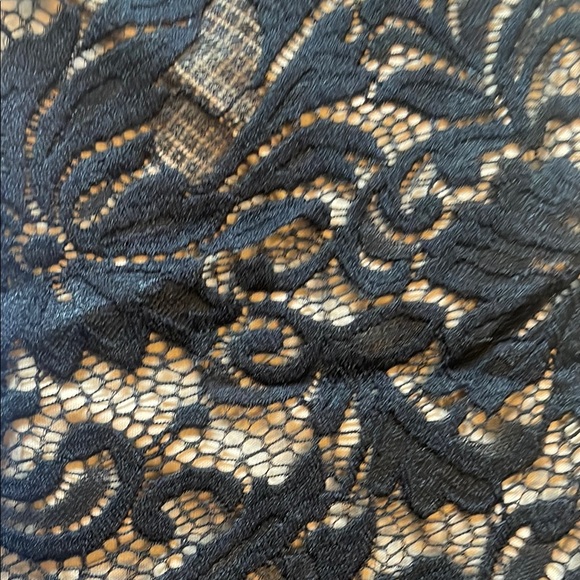 Elegant Bodycon Black Lace Mini Dress • Size medium - Picture 12 of 16